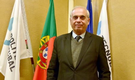 Entrevista: “É essencial estar atento e garantir que os estudantes sabem que não estão sozinhos”